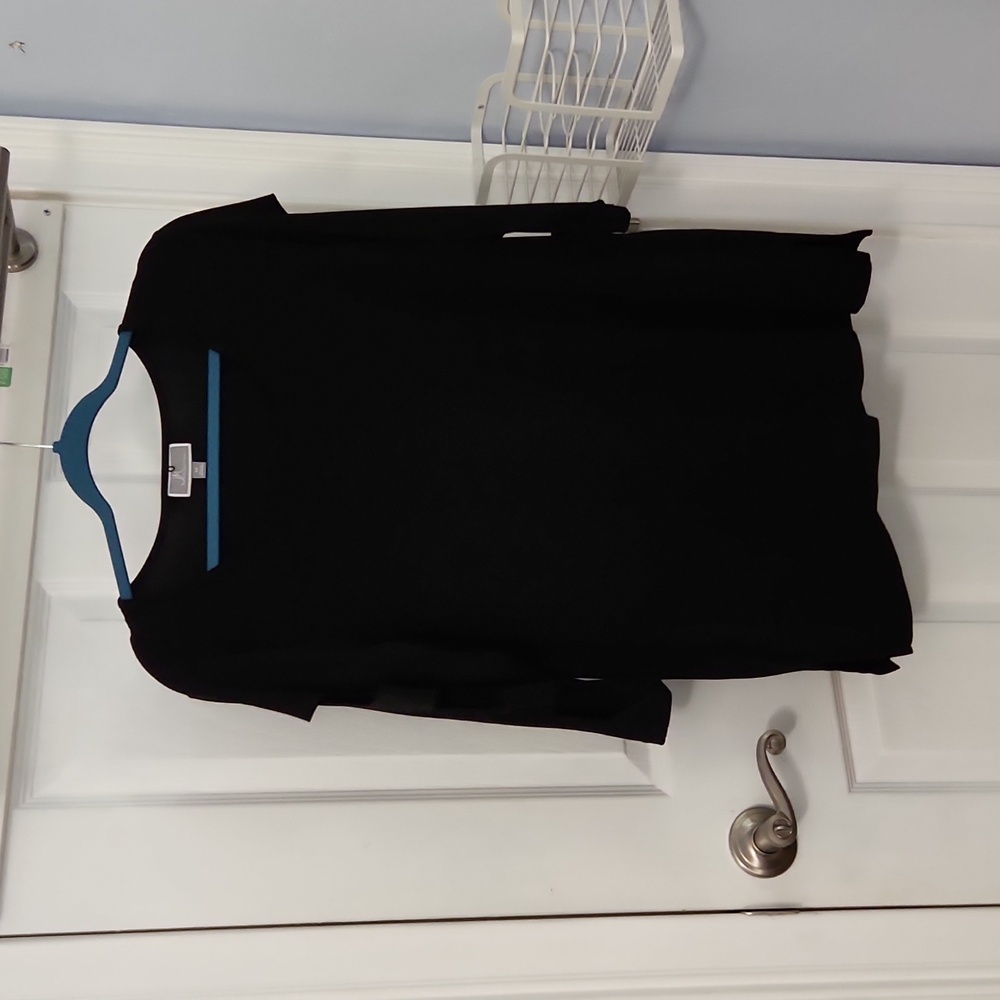 JM Collection black tunic top. Size M.